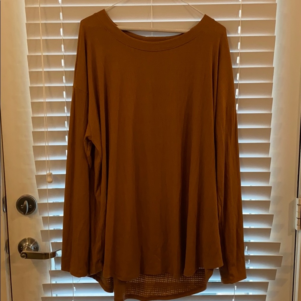 Beautiful Carmel top 3X brand new.
